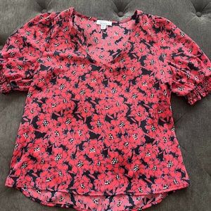 Women's size XS poppy v neck blouse